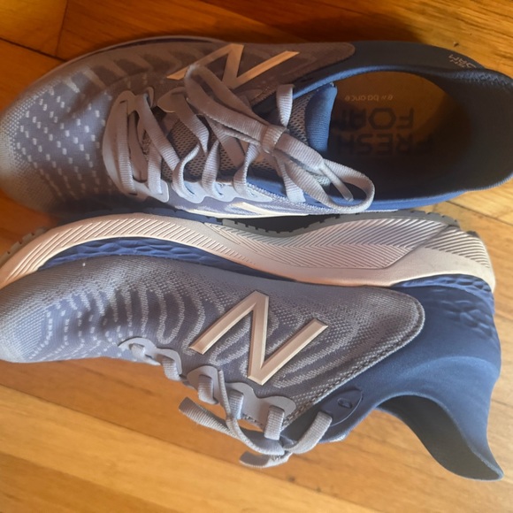 NEW BALANCE Fresh Foam 860 Womens sz 8.5 - Picture 1 of 5